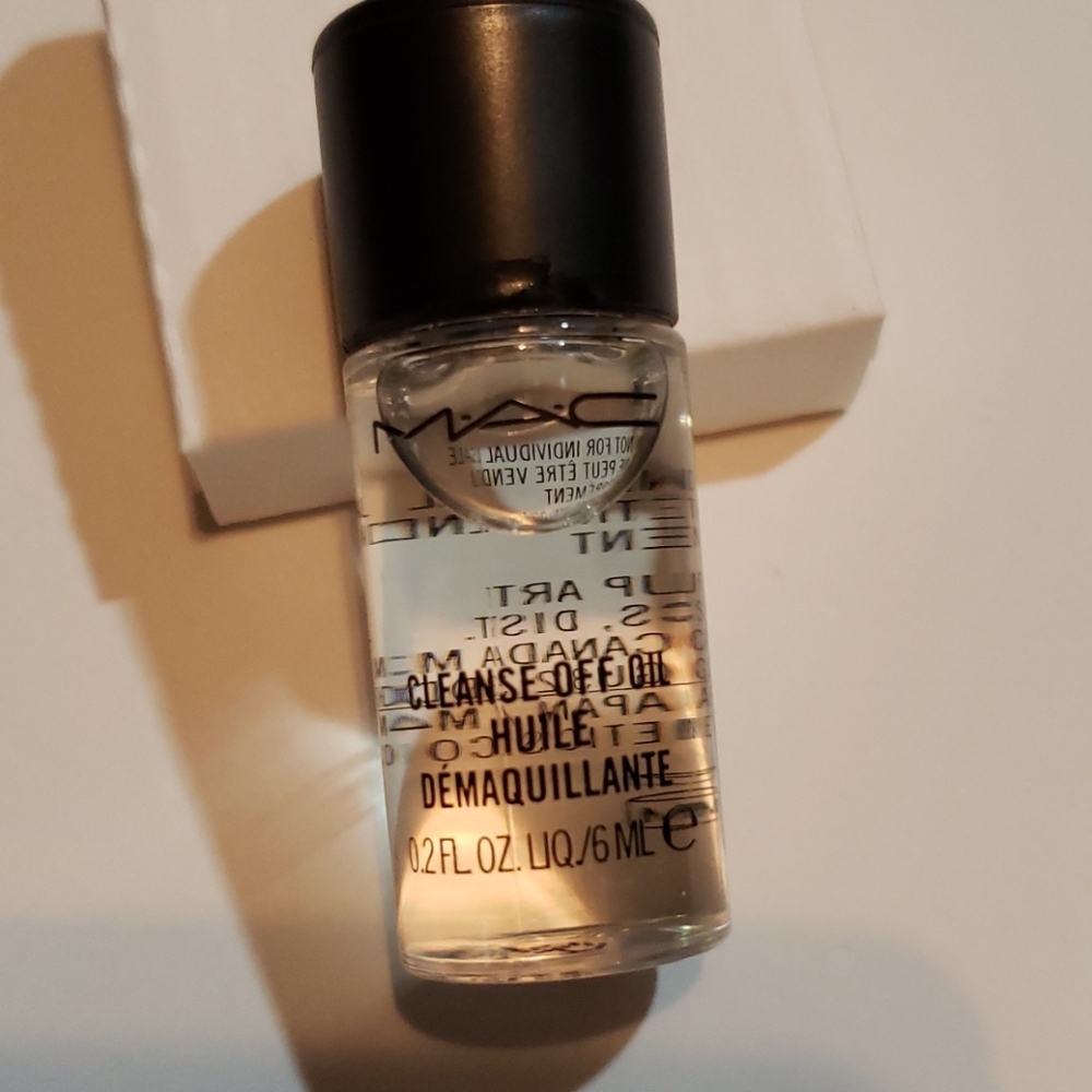 (2) MAC Cosmetics Cleanse Off Oil - Picture 2 of 2